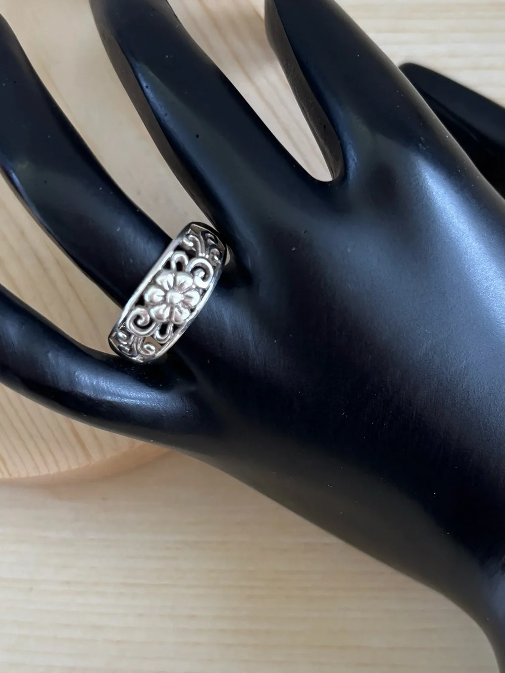 Vintage Sterling Silver Floral Filigree Band Ring 7.5